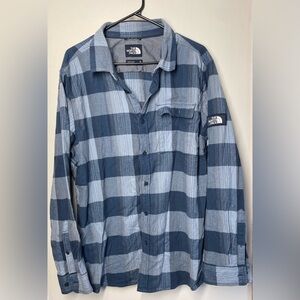 North Face Size XL Flannel Button Down